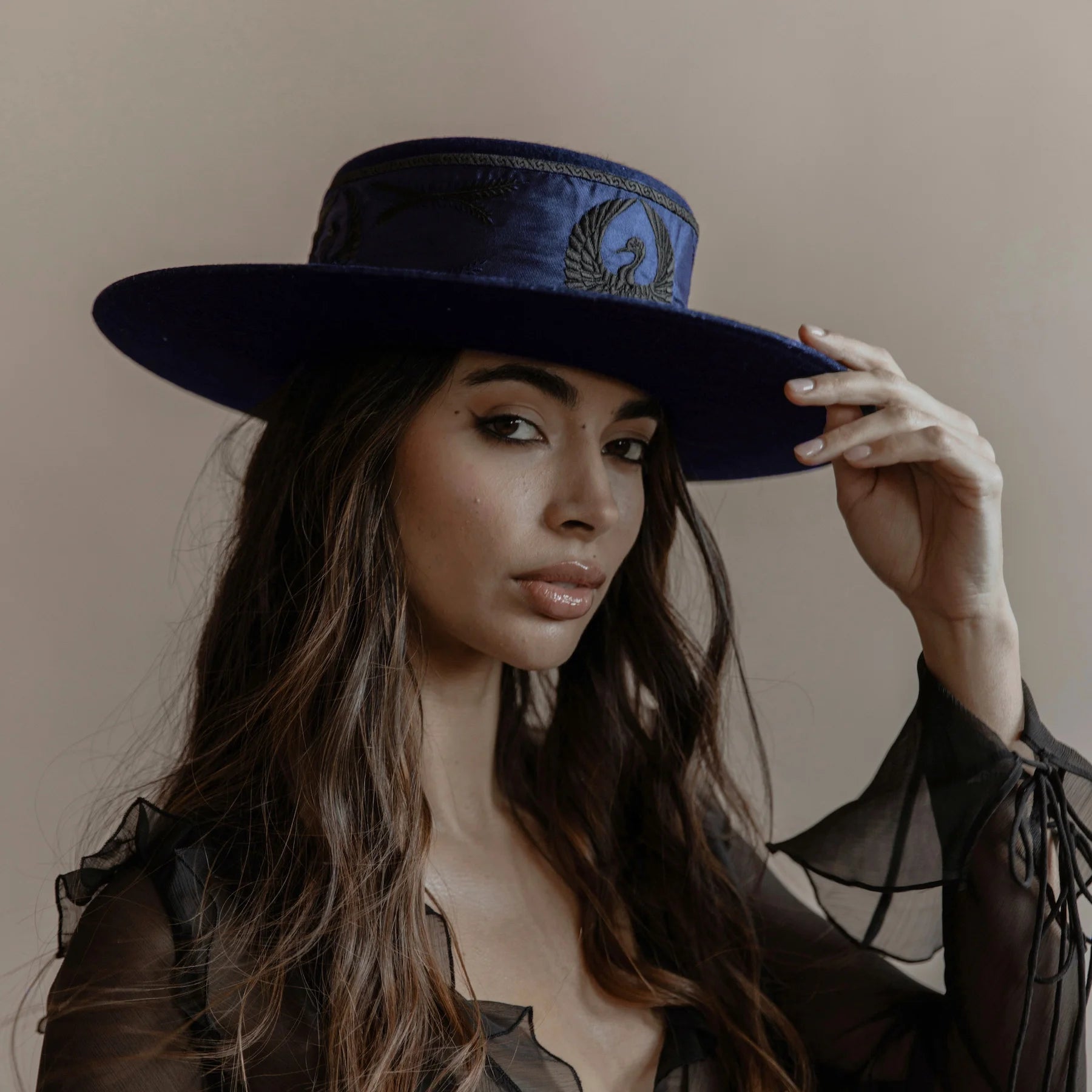 EUGENIA IN MARINEBLAU