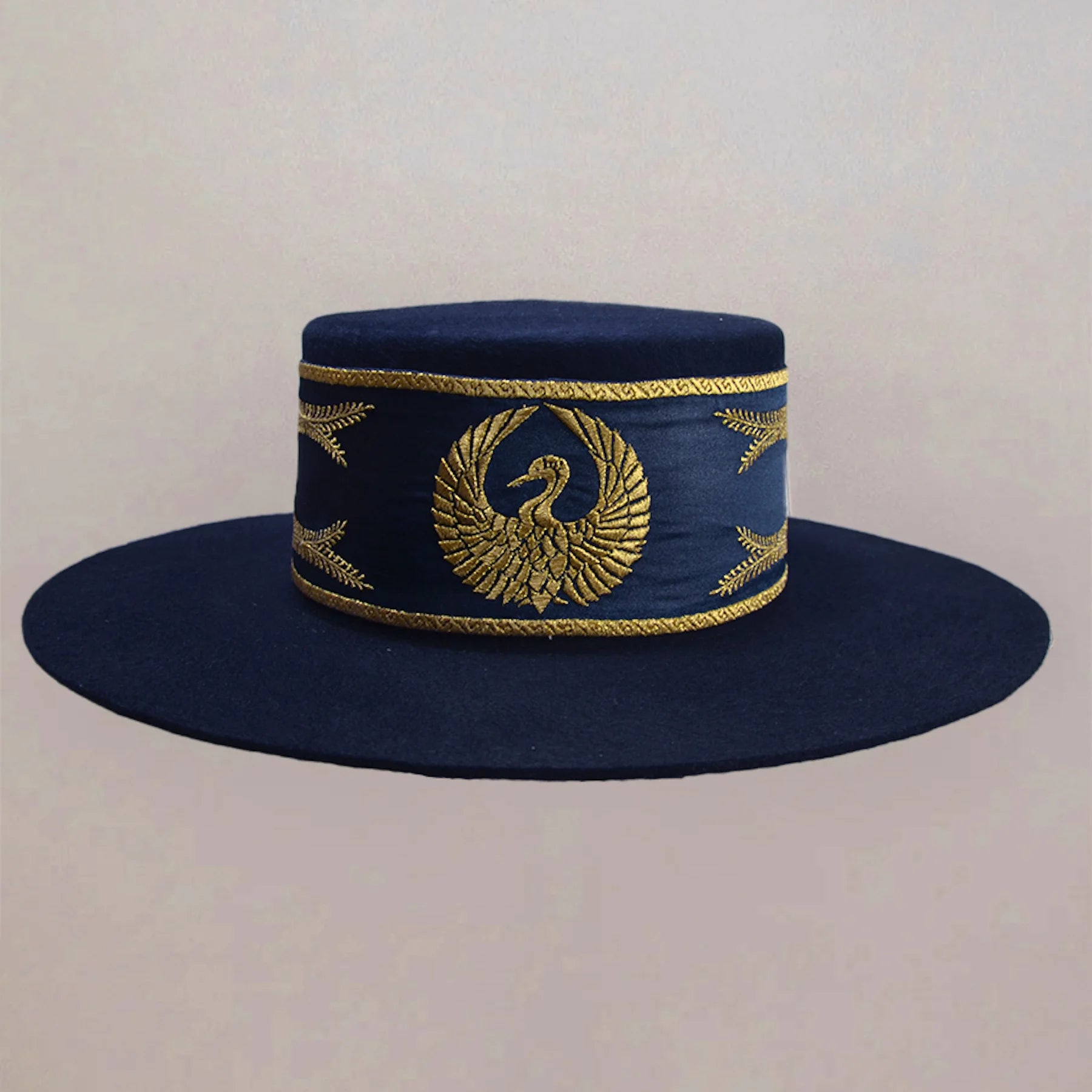 EUGENIA IN MARINEBLAU