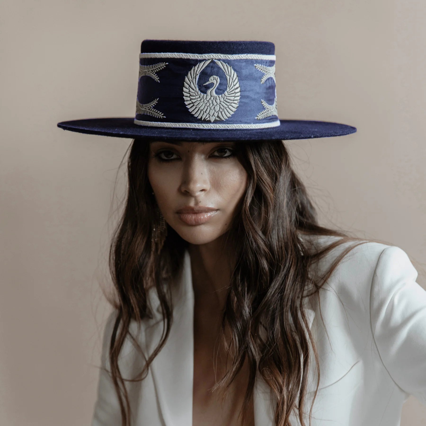 EUGENIA IN MARINEBLAU